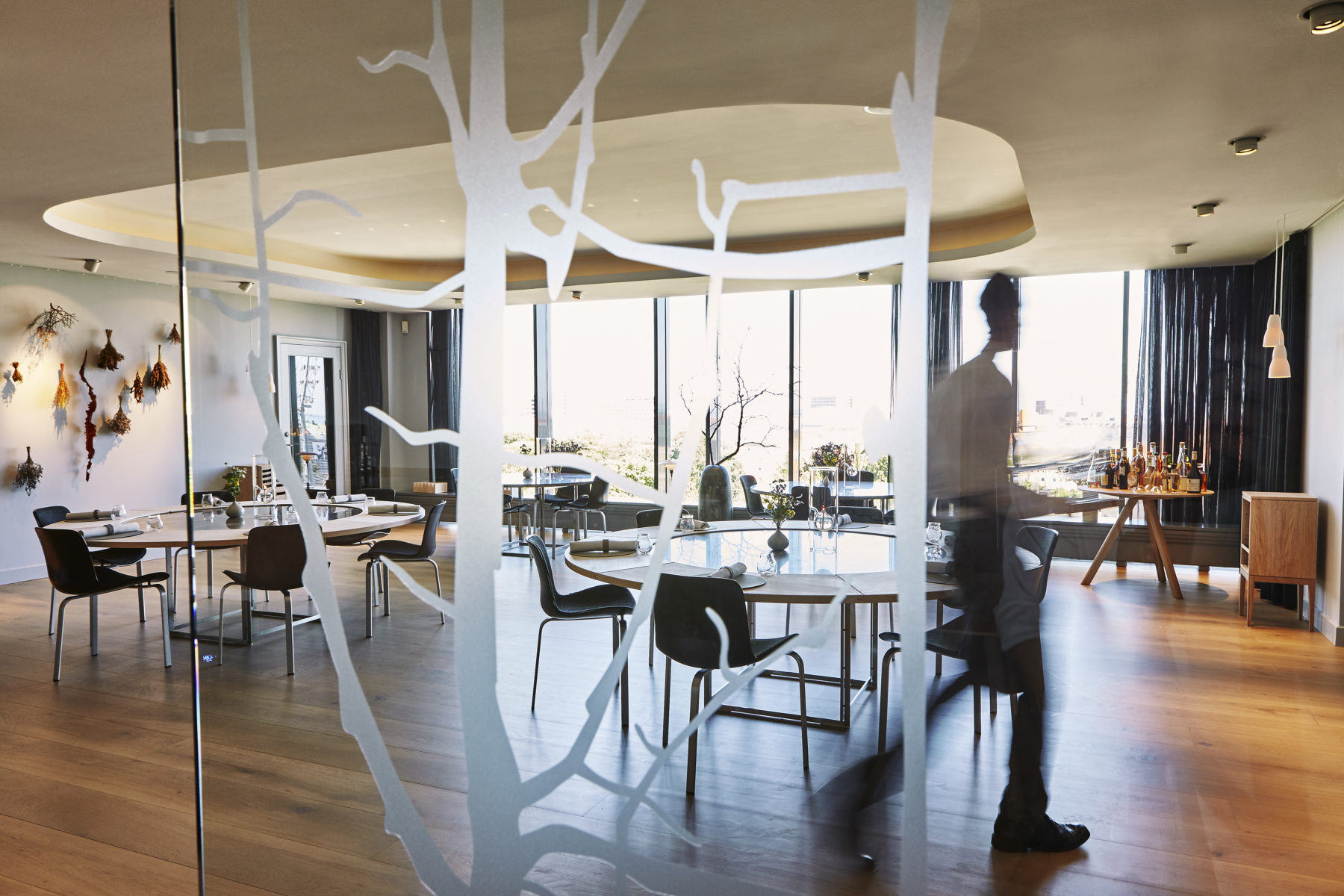Geranium 28-Inspiration Kitchen _ Dining Area