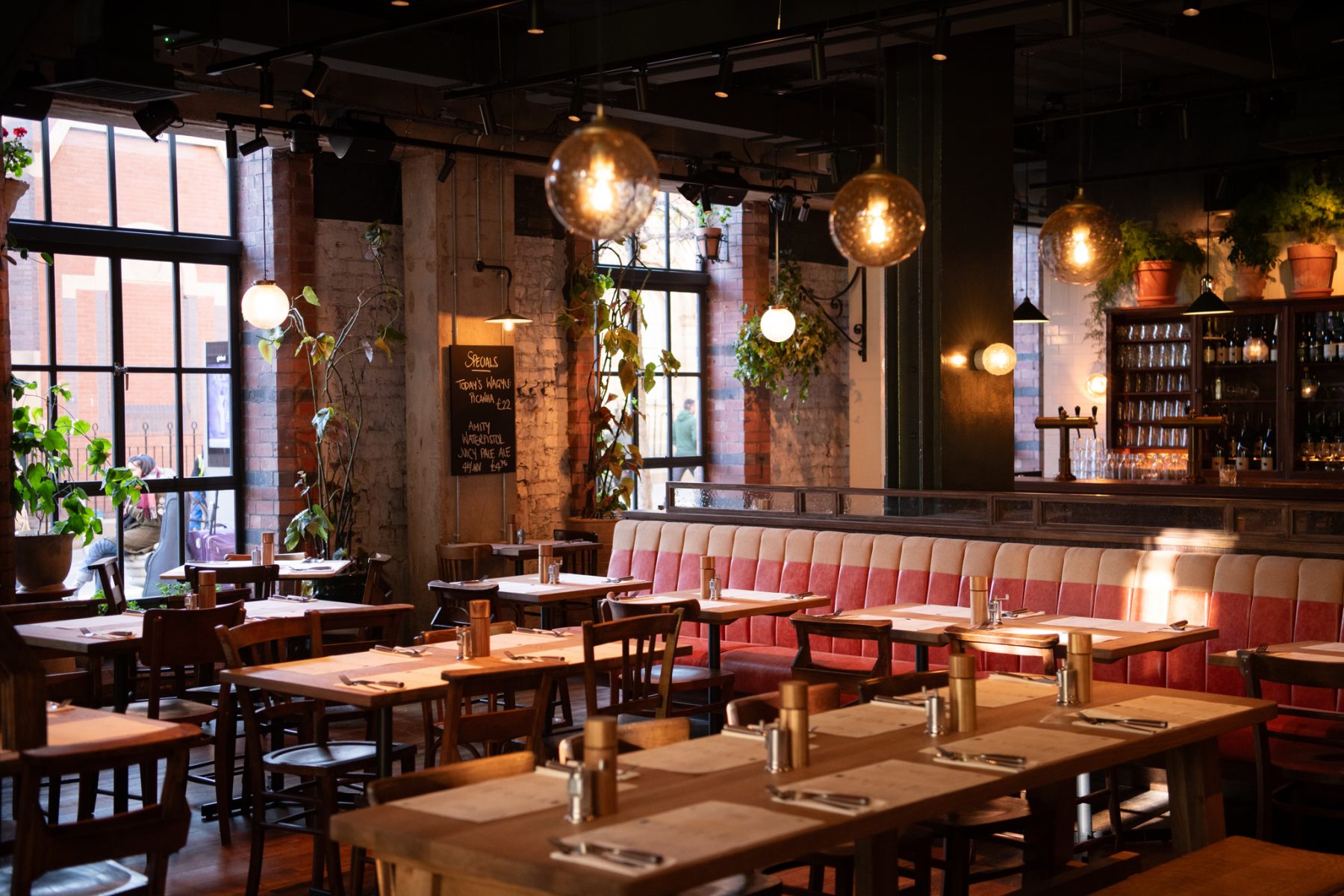 24.11.23 112 Flat_Iron_Leeds-JOR_8306